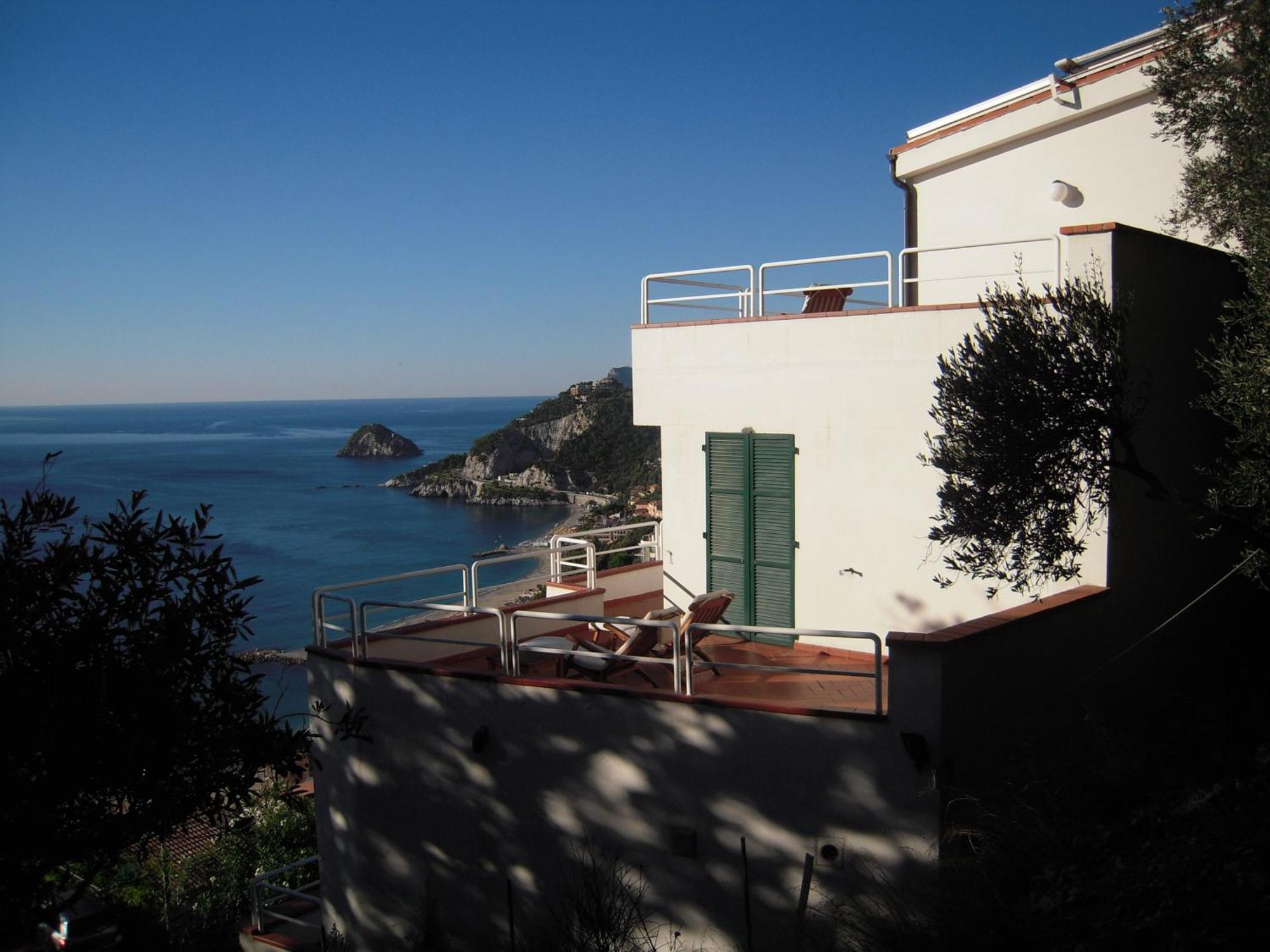 Hotel Claudio Bergeggi Exterior foto