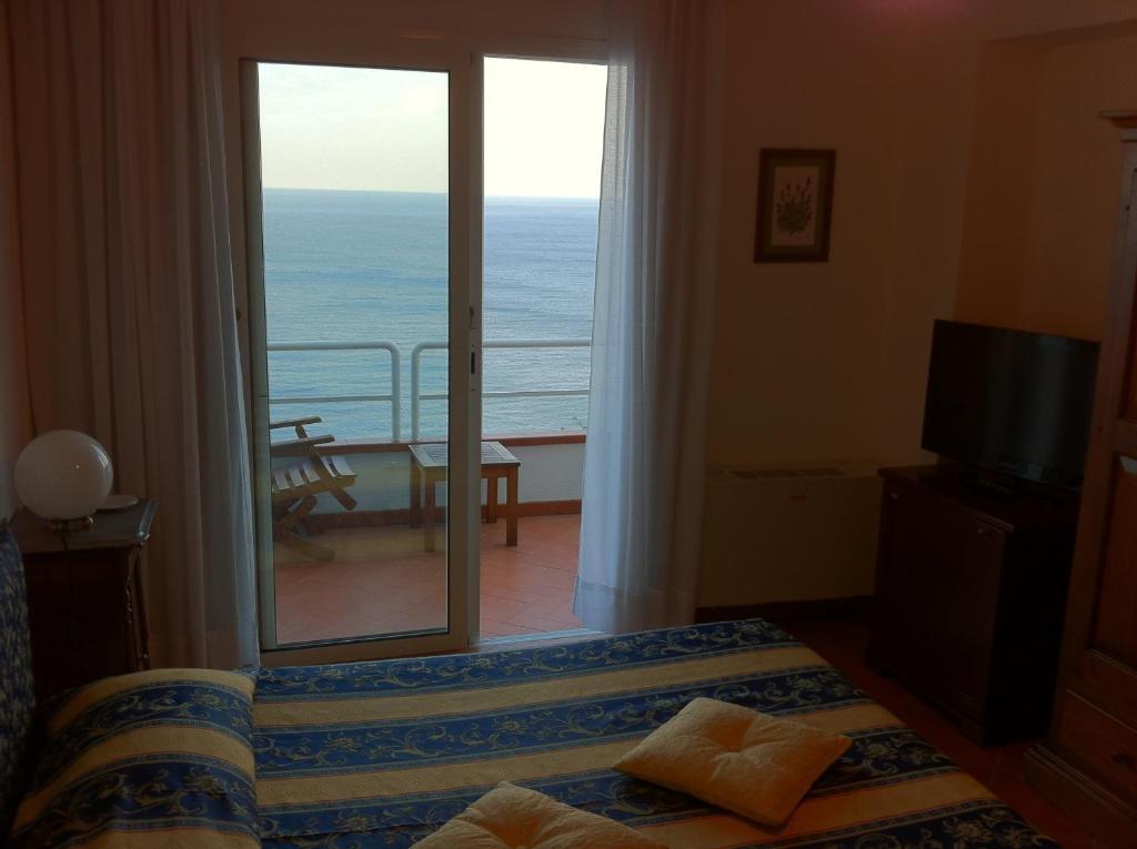 Hotel Claudio Bergeggi Quarto foto