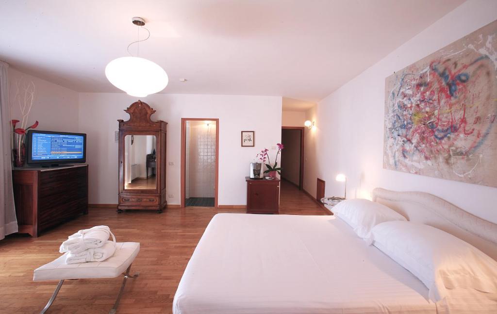 Hotel Claudio Bergeggi Quarto foto