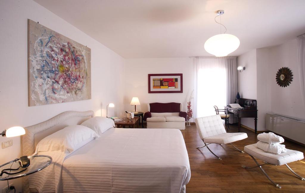 Hotel Claudio Bergeggi Quarto foto