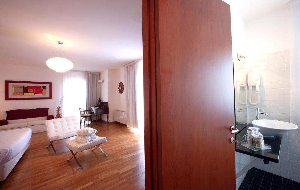 Hotel Claudio Bergeggi Quarto foto