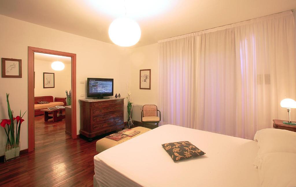 Hotel Claudio Bergeggi Quarto foto